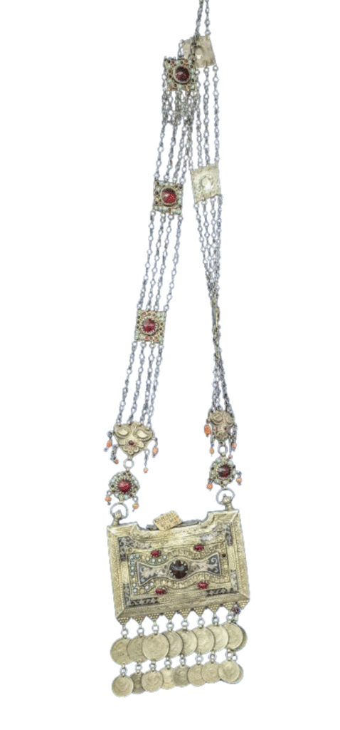 Necklace amulet, made of silver, lapis lazuli, coral and carnelian