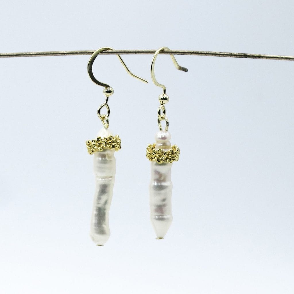 long pearl gold earrings