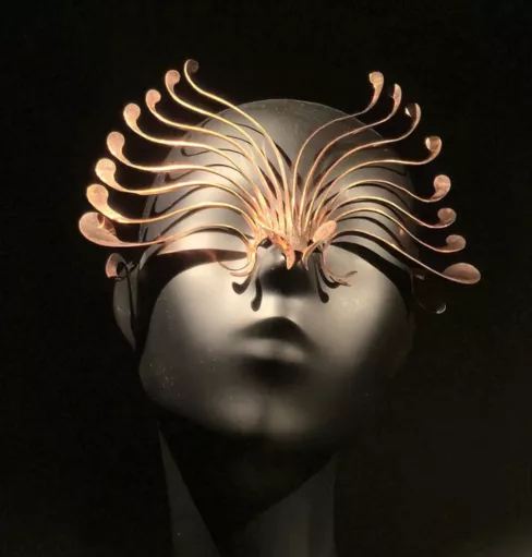 IRIS VAN HERPEN FOREHEAD JEWELRY2